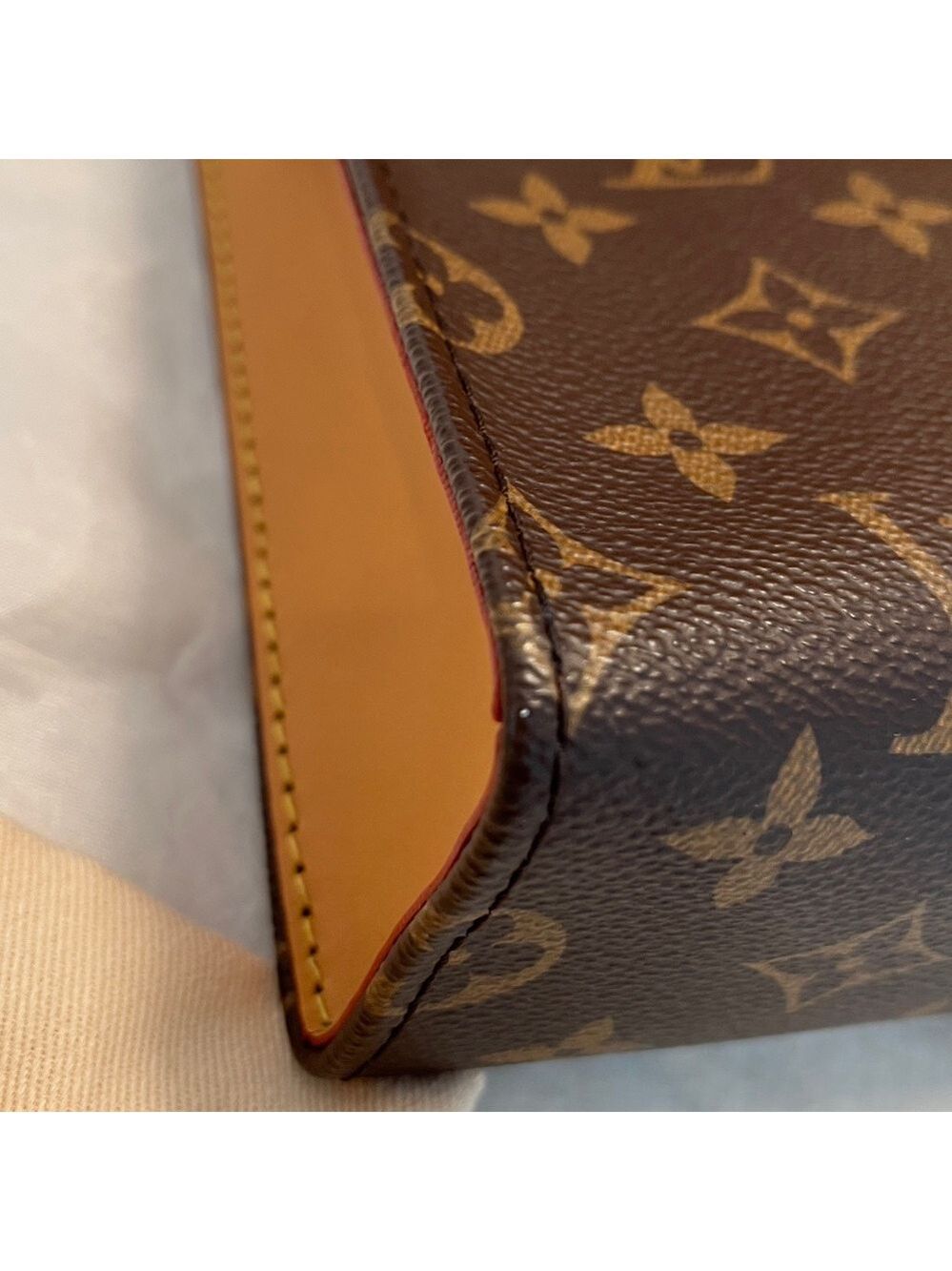 Louis Vuitton Monogram Toiletry 26 On A Chain - Picture 13 of 16